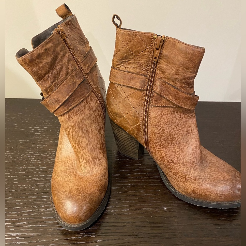 Never Worn* STEVE MADDEN heeled booties